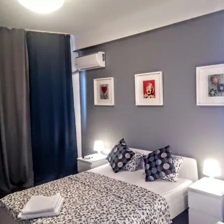 Bright Modern Apartment