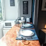Bright Modern Bucareste