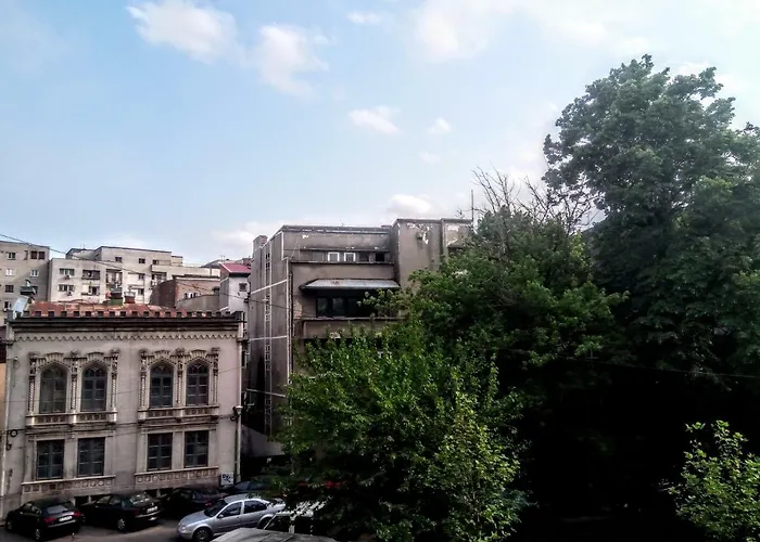 Bright Modern Апартаменти *