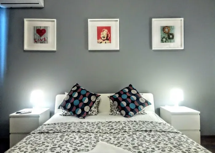 Апартаменти Bright Modern